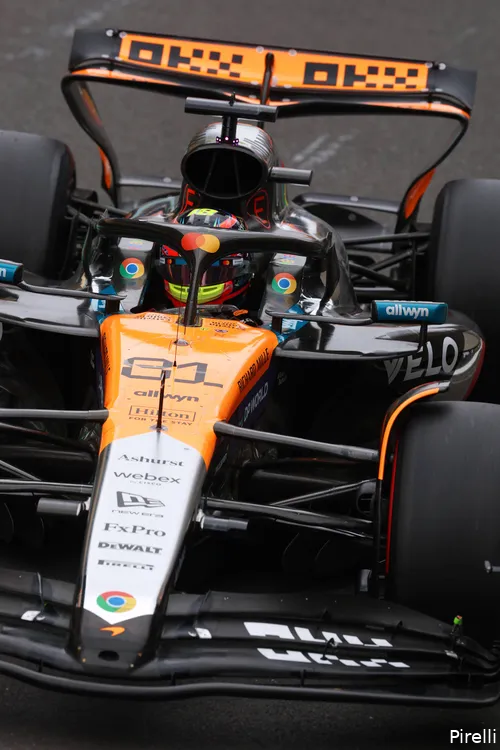 oscar piastri mclaren 15 saturday silverstone 2025