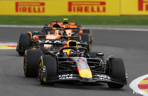 pirelli-red-bull-racing-max-verstappen-mclaren-lando-norris-oscar-piastri-gp-belgie-2025-zaterdag