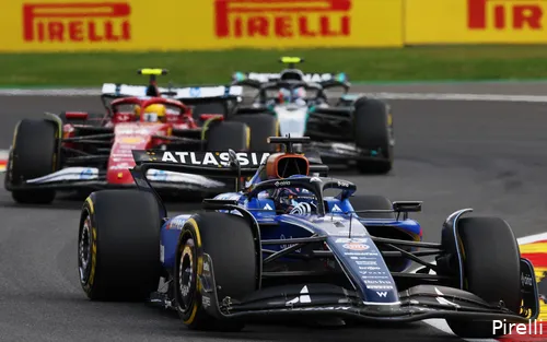 pirelli-williams-alexander-albon-ferrari-lewis-hamilton-gp-belgie-2025-zaterdag