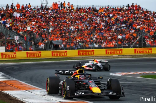 pirelli-red-bull-racing-max-verstappen-gp-nederland-2025-zondag