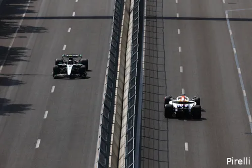 kimi-antonelli-mercedes-isack-hadjar-racing-bulls-vrijdag-bakoe-azerbeidzjan-2025