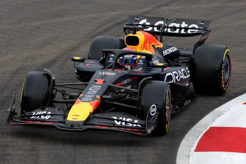pirelli-max-verstappen-red-bull-racing-gp-singapore-2025-zaterdag