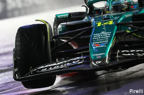 fernando-alonso-aston-martin-regen-23-firday-lasvegas-2025