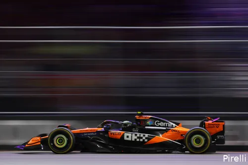 lando-norris-mclaren-36-saturday-lasvegas-2025
