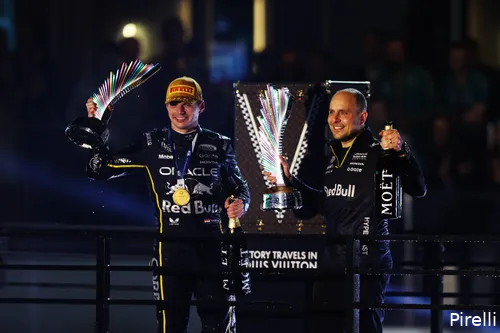 max-verstappen-red-bull-racing-win-gianpiero-lambiase-25-saturday-lasvegas-2025