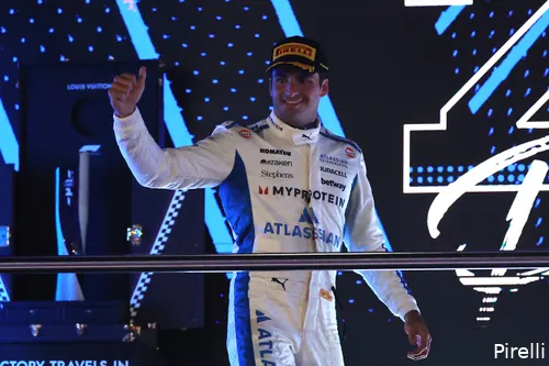 pirelli-carlos-sainz-williams-gp-qatar-2025-zondag