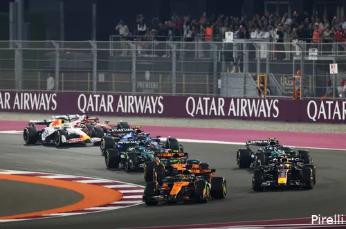 pirelli-start-red-bull-racing-max-verstappen-mclaren-oscar-piastri-lando-norris-bocht-een-gp-qatar-2025-zondag