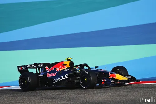 isack-hadjar-red-bull-racing-bahrein-wintertest-dag1-1