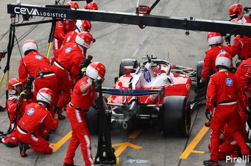 charles-leclerc-ferrari-2026-pirelli-zondag-japan-race-pitstop