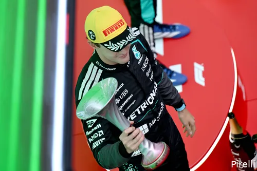 george-russell-mercedes-podium-2026-zondag-race-china-pirelli