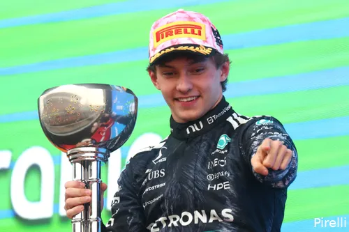 kimi-antonelli-mercedes-2026-pirelli-zondag-japan-race-podium-1