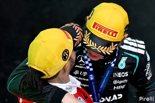 kimi-antonelli-mercedes-lewis-hamilton-ferrari-podium-2026-zondag-race-china-pirelli