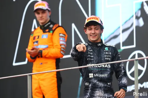 kimi-antonelli-mercedes-oscar-piastri-mclaren-2026-pirelli-zondag-japan-race-podium-1