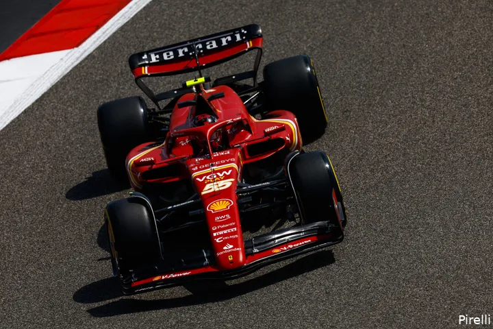 Volgens Hughes is Ferrari over één ronde sowieso sneller dan Mercedes. (Foto: Pirelli)