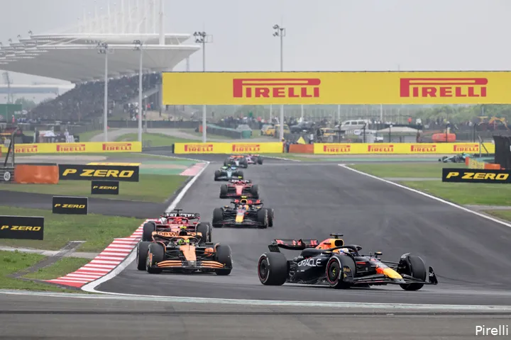 <i>McLaren en Ferrari houden Red Bull voorlopig het beste bij.</i>