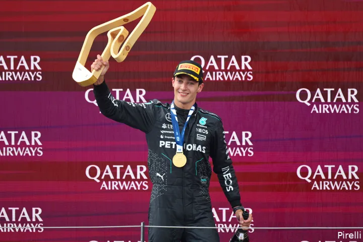 Russell na zijn overwinning in Oostenrijk.