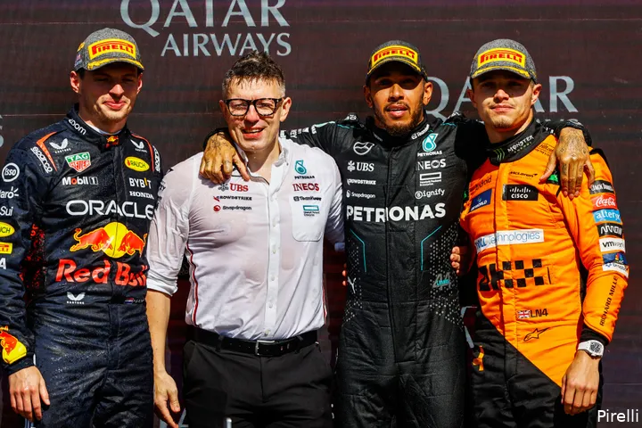 max verstappen lando norris lewis hamilton bono peter bonnington podium 1 sunday silverstone 20242 sunday silverstone 2024