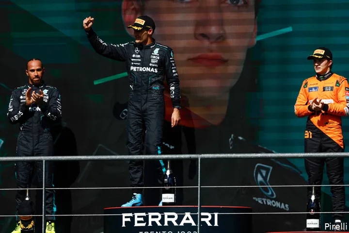 podium belgie oscar piastri lewis hamilton george russell