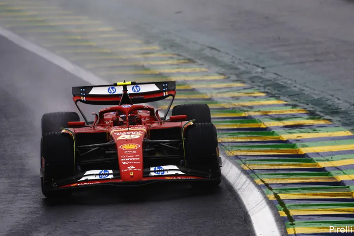 Sainz in actie tijdens de race in Brazilië