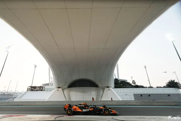 <i>McLaren en Ferrari strijden om de constructeurstitel.</i>