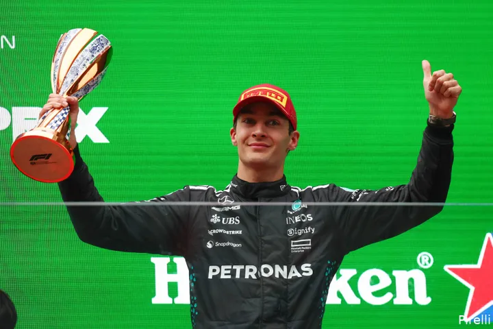 pirelli geroge russell mercedes zondag gp china 2025