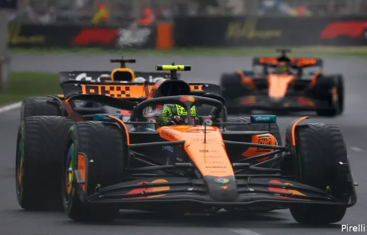 Piastri ging later in de race voorbij aan Verstappen nadat de Nederlander een foutje maakte.