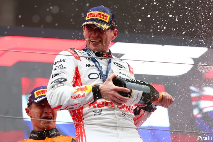 &amp;amp;amp;amp;amp;amp;amp;amp;nbsp;max verstappen champagne zege japan 2025