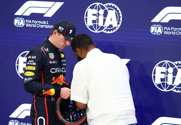 Verstappen mocht zijn 42ste Pirelli-poleband in ontvangst nemen.