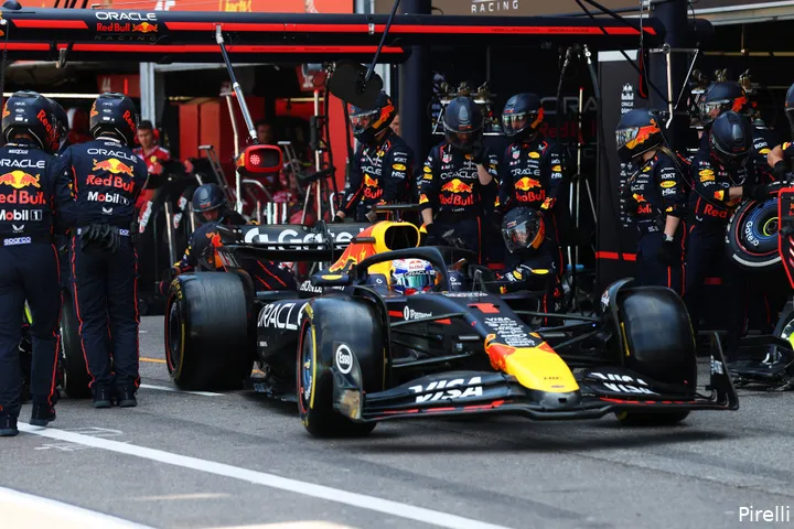 Verstappen stelde zijn tweede pitstop lang uit, hopend op een rode vlag of safetycar.