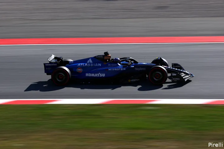 Albon reed de eerste en enige schades van het weekend tijdens de race in Spanje.