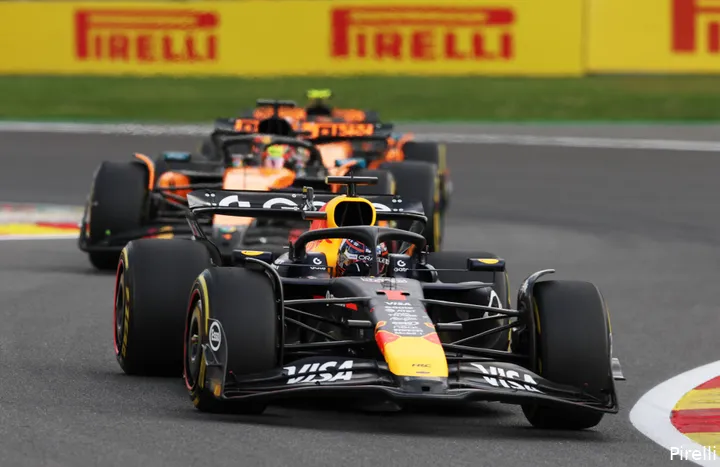 pirelli-red-bull-racing-max-verstappen-mclaren-lando-norris-oscar-piastri-gp-belgie-2025-zaterdag