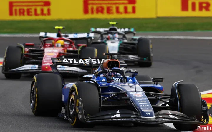 pirelli-williams-alexander-albon-ferrari-lewis-hamilton-gp-belgie-2025-zaterdag