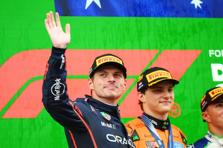 pirelli-oscar-piastri-mclaren-gp-nederland-2025-zondag-podium-max-verstappen-red-bull-racing