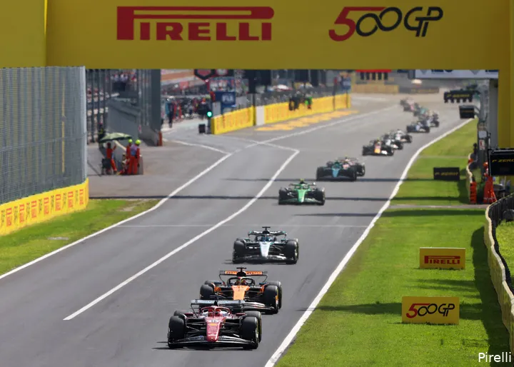 charles-leclerc-ferrari-oscar-piastri-mclaren-monza-italië