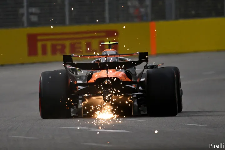 lando-norris-mclaren-vrijdag-singapore-2025