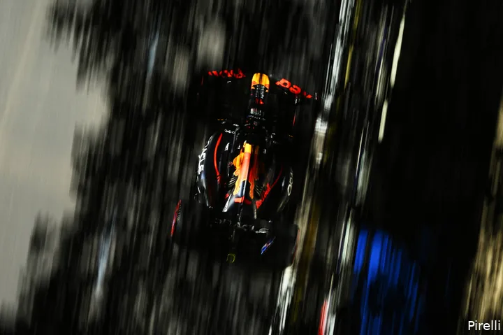 max-verstappen-red-bull-racing-32-friday-marinabay-2025