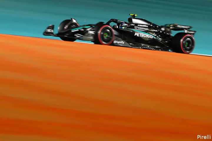 pirelli-andrea-kimi-antonelli-mercedes-2025-gp-qatar-zaterdag
