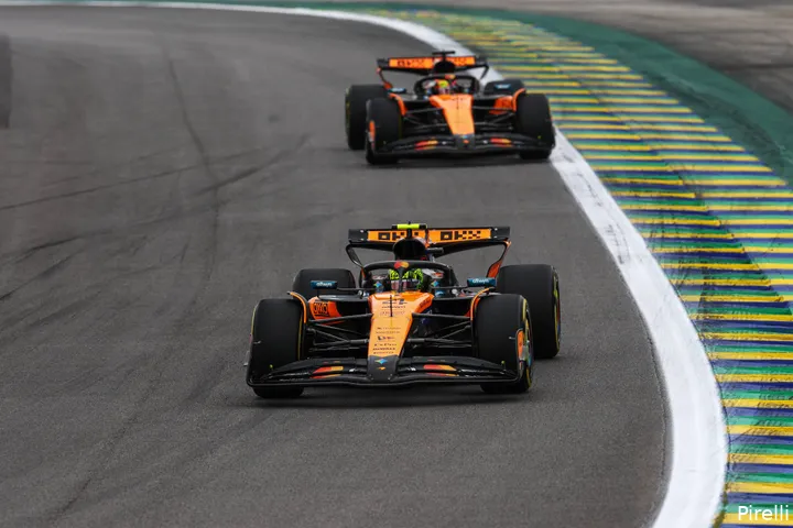 pirelli-mclaren-lando-norris-oscar-piastri-gp-sao-paulo-2025-zondag