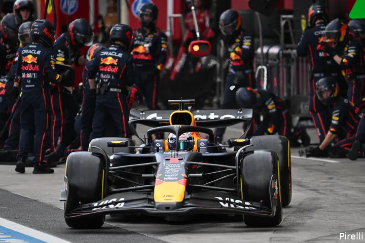 pirelli-red-bull-racing-max-verstappen-gp-sao-paulo-2025-zondag