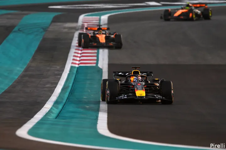 pirelli-max-verstappen-red-bull-racing-gp-abu-dhabi-2025-zondag-mclaren-oscar-piastri-lando-norris
