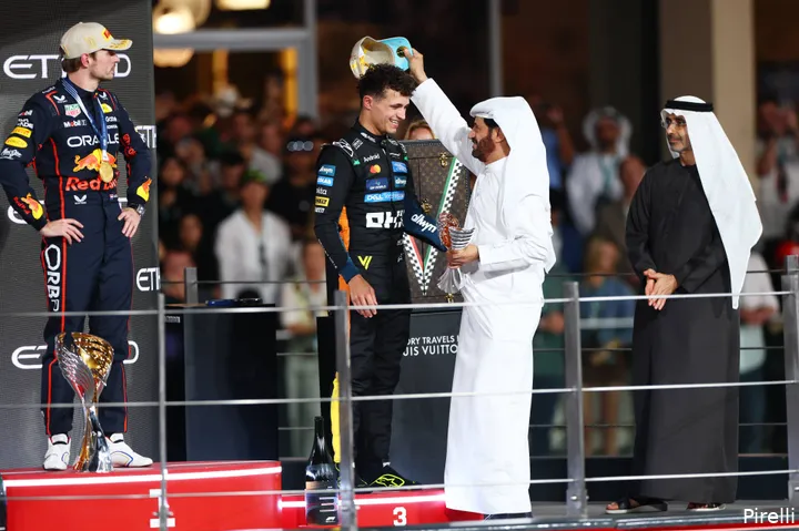 pirelli-mclaren-lando-norris-gp-abu-dhabi-2025-zondag-max-verstappen-2
