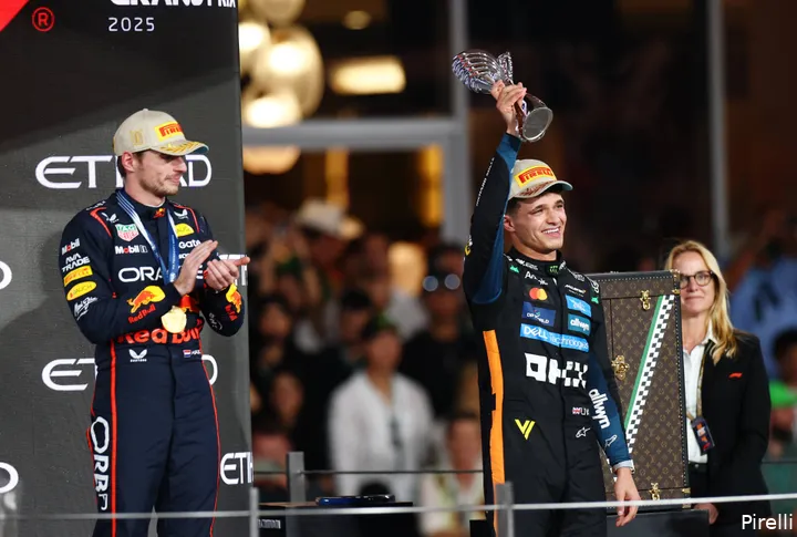 pirelli-mclaren-lando-norris-gp-abu-dhabi-2025-zondag-max-verstappen
