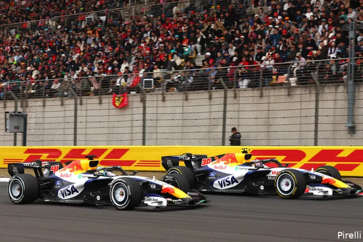 arvid-lindblad-liam-lawson-racing-bulls-2026-zondag-race-china-pirelli