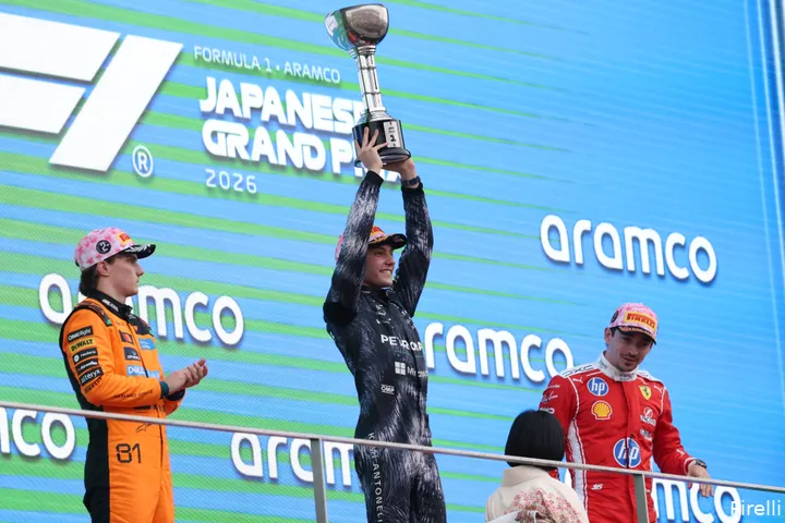 kimi-antonelli-mercedes-oscar-piastri-mclaren-charles-leclerc-ferrari-2026-zondag-japan-race-podium