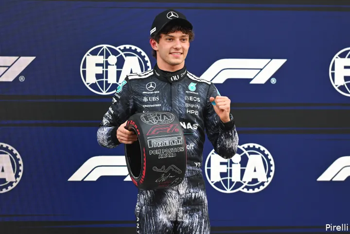 kimi-antonelli-mercedes-poleposition-40-saturday-suzuka-2026