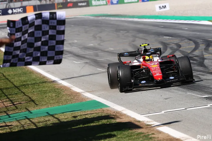 pirelli-ferrari-lewis-hamilton-gp-barcelona-catalonie-2026-zondag-2