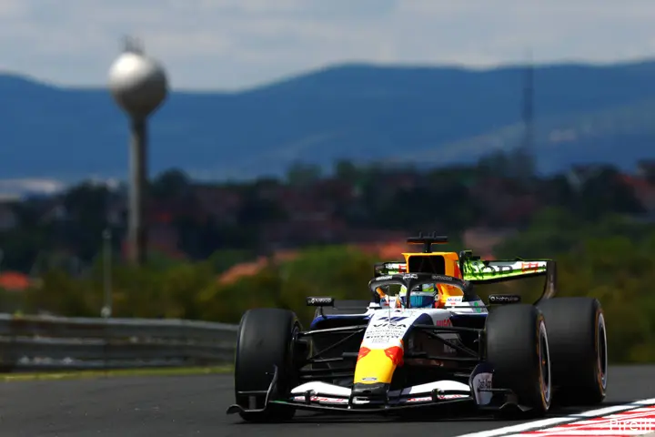 arvid-lindblad-racing-bulls-hongarije-11-friday-budapest-2026