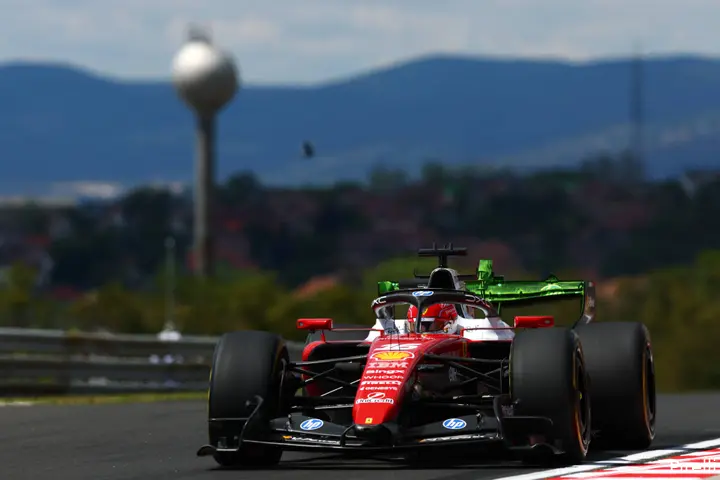 charles-leclerc-ferrari-hongarije-flowvis-9-friday-budapest-2026