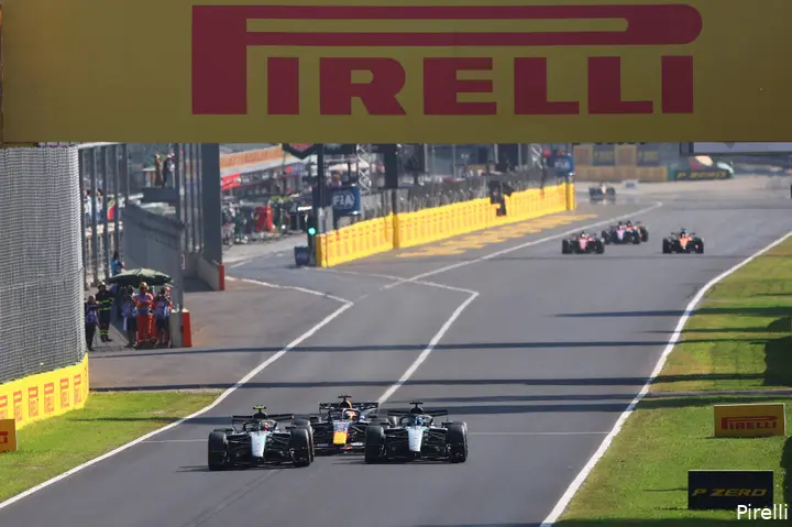 mercedes-kimi-antonelli-george-russell-max-verstappen-red-bull-racing-italië-52-sunday-monza-2026