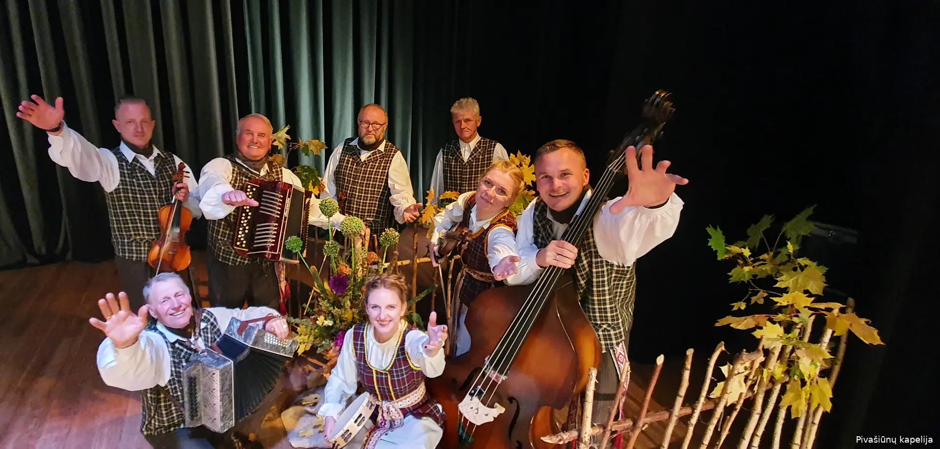 pivaliaudiskos muzikos kapela pivasiunai
